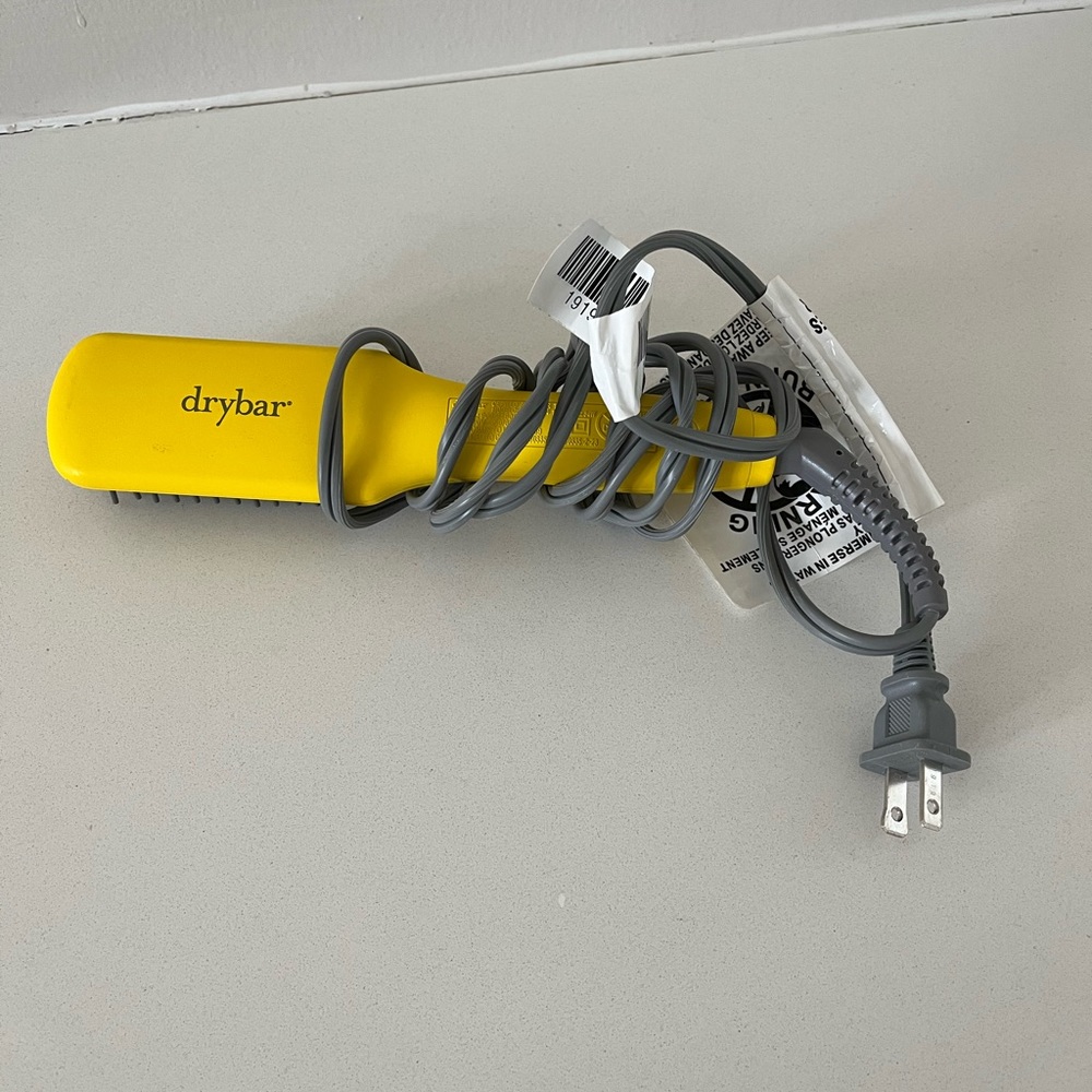 Drybar baby brush crush mini heated straightening brush